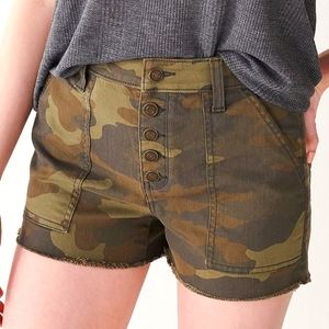 NEW Juniors Fray Hem  High Rise Stretch Utility Short